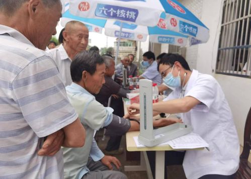 關愛銀齡健康，桐城市新渡鎮啟動老年健康宣傳周暨體檢服務平臺推廣活動